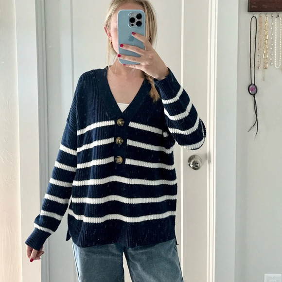 Rachel Zoe Women’s Blue and White Striped Buttoned Nautical Sweater Size Small - Picture 6 of 6
